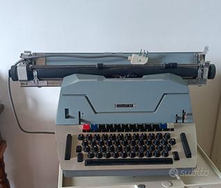 Macchina da scrivere Olivetti 84 elettrica VINTAGE