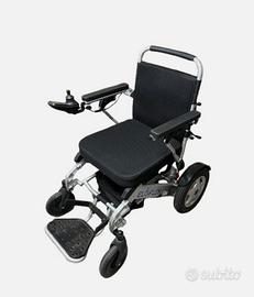 Carrozzina elettrica per anziani e disabili