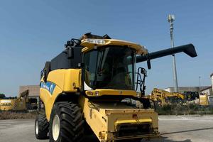 Mietitrebbia NewHolland CX780