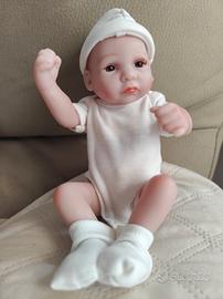 Bambola neonato realistico 