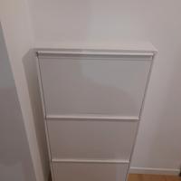 Scarpiera Bianca in metallo.