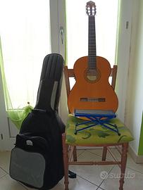 Chitarra classica amplificata Yamaha 