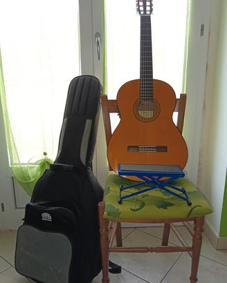 Chitarra classica amplificata Yamaha 