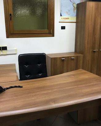 scrivanie e mobili arredo ufficio