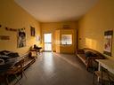 negozio-al-piano-terra-con-bagno