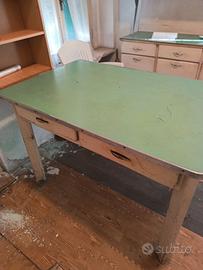 tavolo in legno vintage 