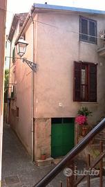 Appartamento su tre livelli da ristrutturare