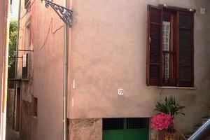 Appartamento su tre livelli da ristrutturare