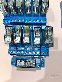 Relè finder completi di zoccolo