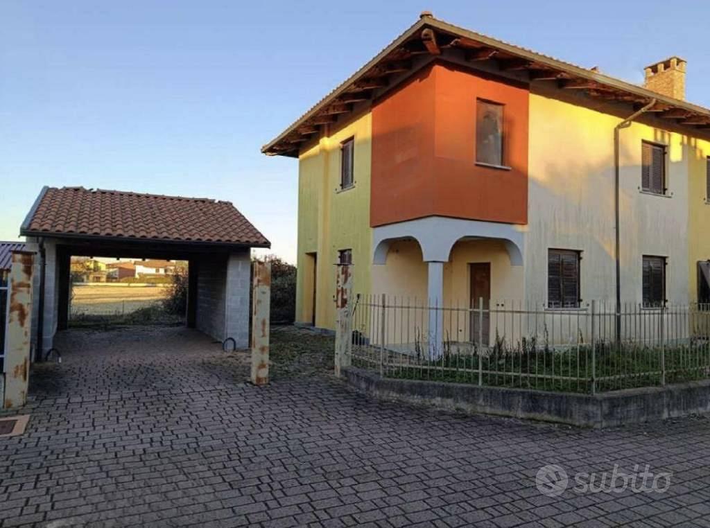 Casa – Stroppiana - Vista 2