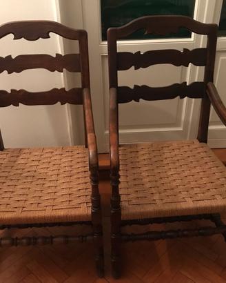 Coppia di antiche sedie con braccioli