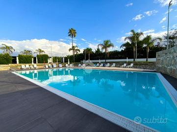 VILLA A SCHIERA A MOLA DI BARI