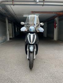 Piaggio carnaby 300