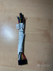 Connettore per antenna autoradio