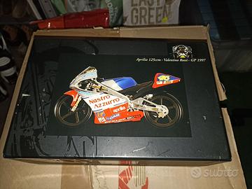 Aprilia 125cc VALENTINO ROSSI WORLD CHAMPION 1997