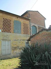 Rustico / Casale di 260 m² con più di 5 locali a L