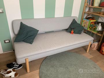 Divano Ikea Ypperlig praticamente nuovo