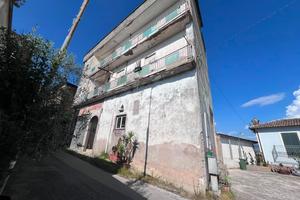 PALAZZINA A MONTE SAN GIOVANNI CAMPANO