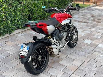 Moto stradale MV AGUSTA stradale