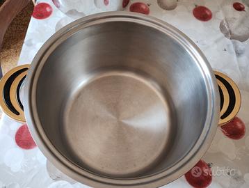 CASSERUOLA CON COPERCHIO VEBEL 18/10