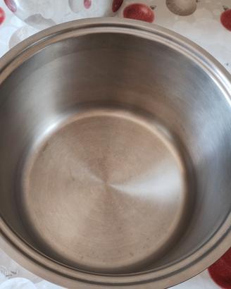 CASSERUOLA CON COPERCHIO VEBEL 18/10