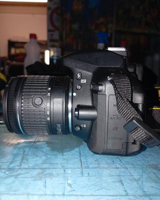 Nikon D5300 + Obiettivo + Treppiede + Zaino prof.