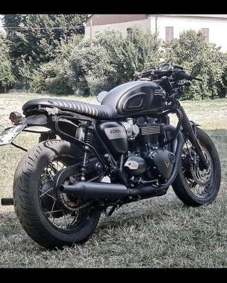 Bonneville T120 Gold Line