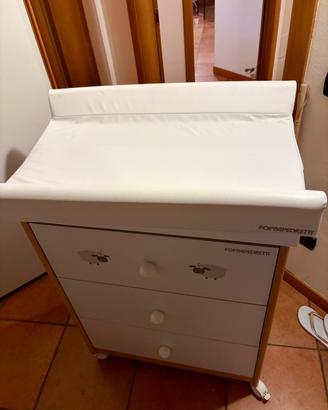 Fasciatoio con bagnetto e cassettiera