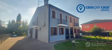 BIFAMILIARE con ampio giardino