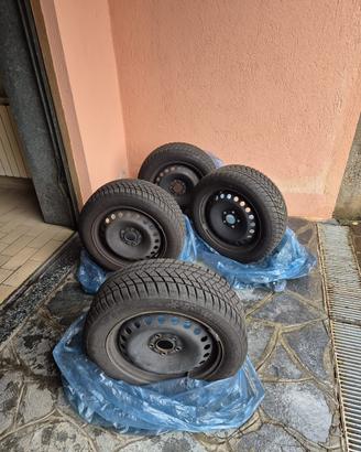 Gomme con cerchio 205/55 R16
