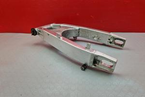 FORCELLONE POSTERIORE SUZUKI GSXR 600 2001 2002 GS
