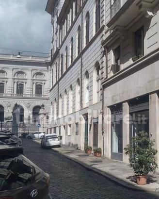 Locale commerciale in centro a Roma