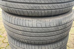 Gomme 205 60 16 estive Michelin