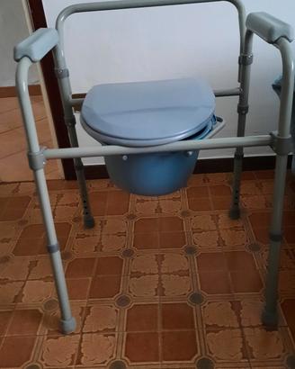 comoda e altri oggetti per anziani