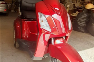 Scooter elettrico a tre ruote