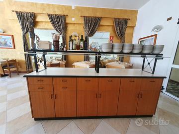Mobile buffet in legno