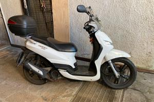 Scooter Peugeot 125 Tweet