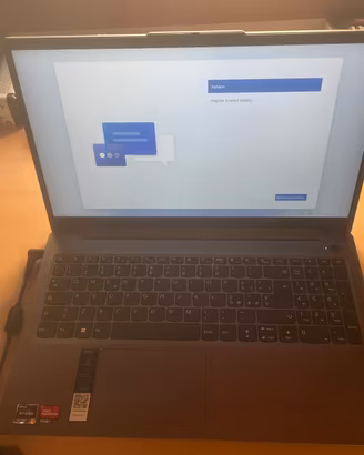 Notebook Lenovo IdeaPad Slim 3 15AMN8
