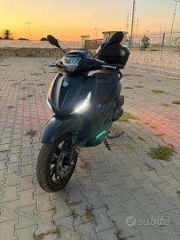 Piaggio Beverly 400 Hpe deep Black