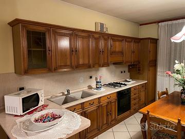 Cucina e mobilia come in foto