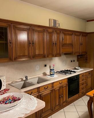 Cucina e mobilia come in foto