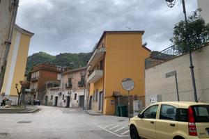 Caposaragnano- box auto 10 mq