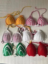 Reggiseni bikini e borsette fatti a mano