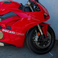 ducati panigale v4 