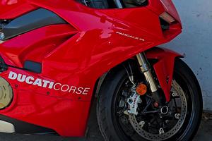 ducati panigale v4 