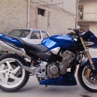 Honda hornet 900