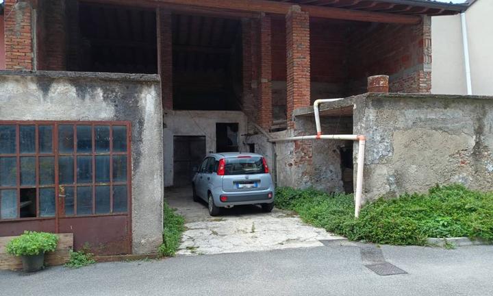 Ampio Rustico Cascina da Ristrutturare nel Cuore d