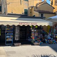 Chiosco souvenir e articoli mare
