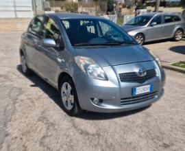 Toyota yaris perfetta 1000 anche neopatentati