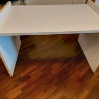 Ampia scrivania stile moderno!